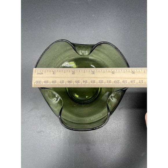Vintage Anchor Hocking Green Glass Bowl Pinched Glass MCM Avocado Dip Bowl 5” - Picture 3 of 6